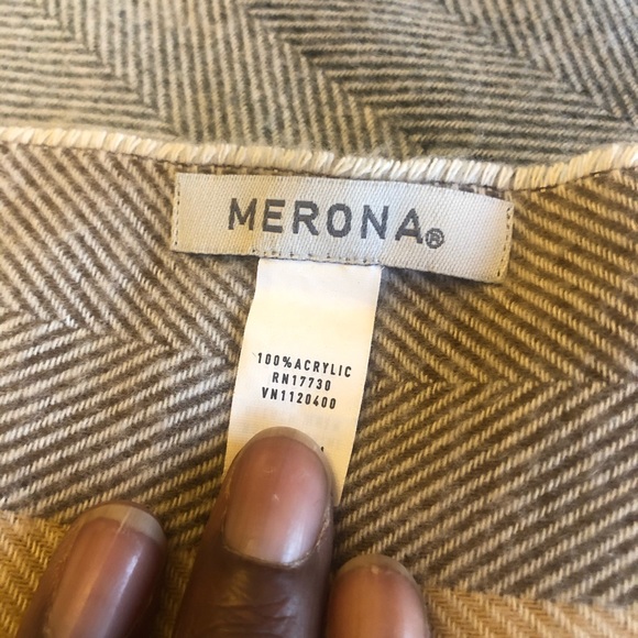 Merona Fringe Scarf warm see how to get for FREE💋 - Picture 2 of 3